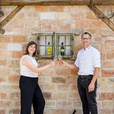 Weingut Zur Schlafmuetze בית הארחה